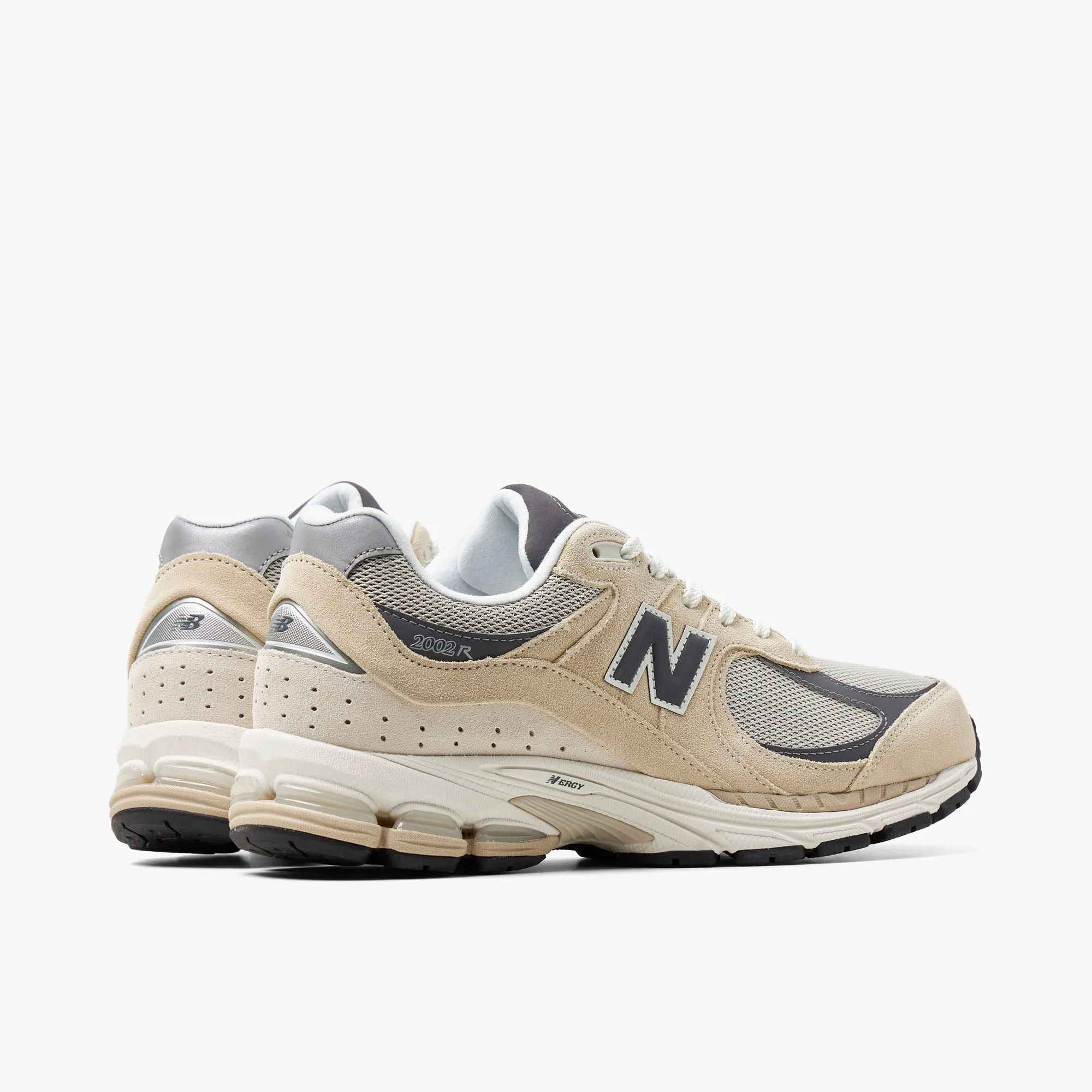 New Balance 2002RFA Sandstone / Magnet