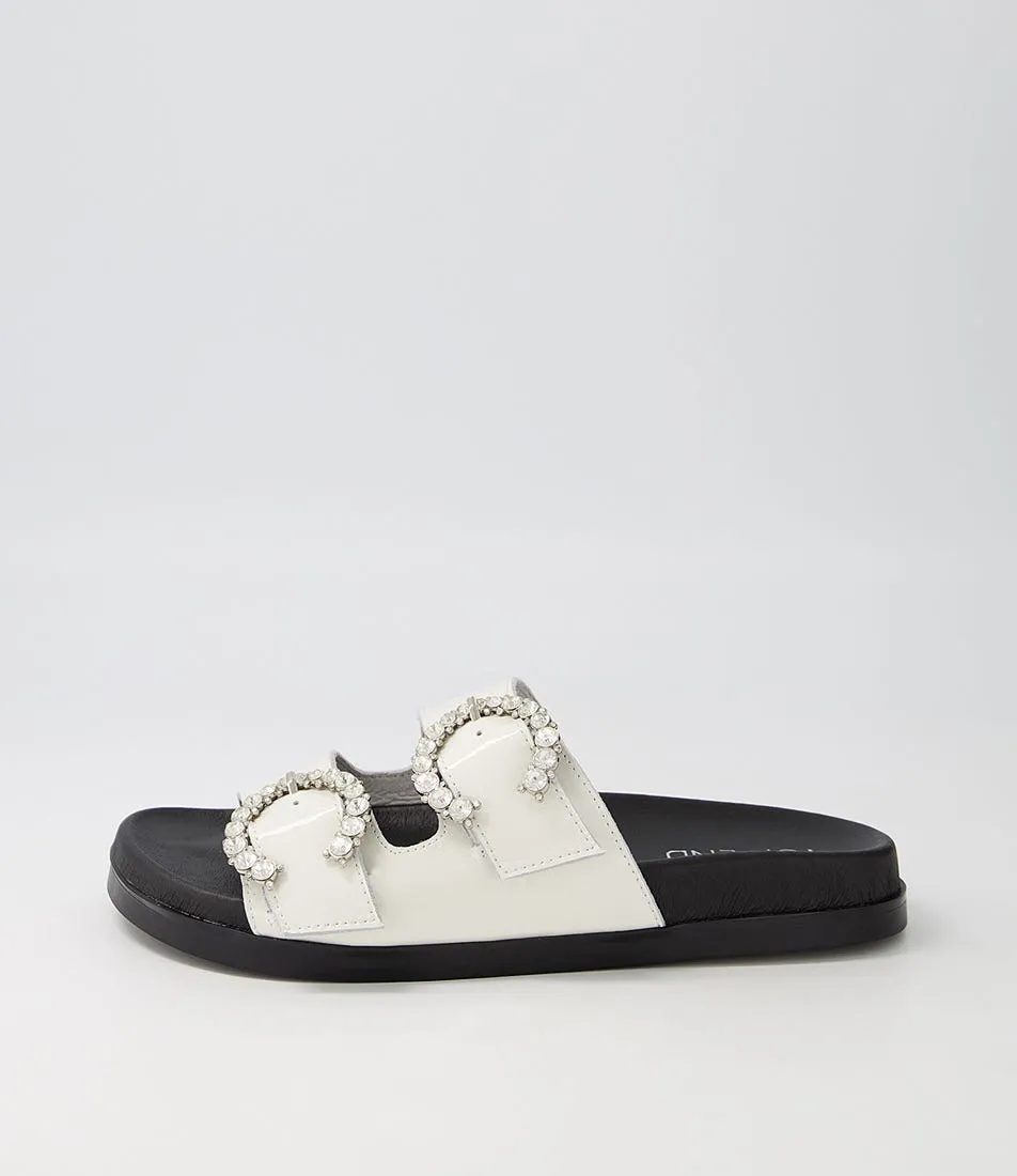 TOP END Rennes White Wrinkle Patent Sandals